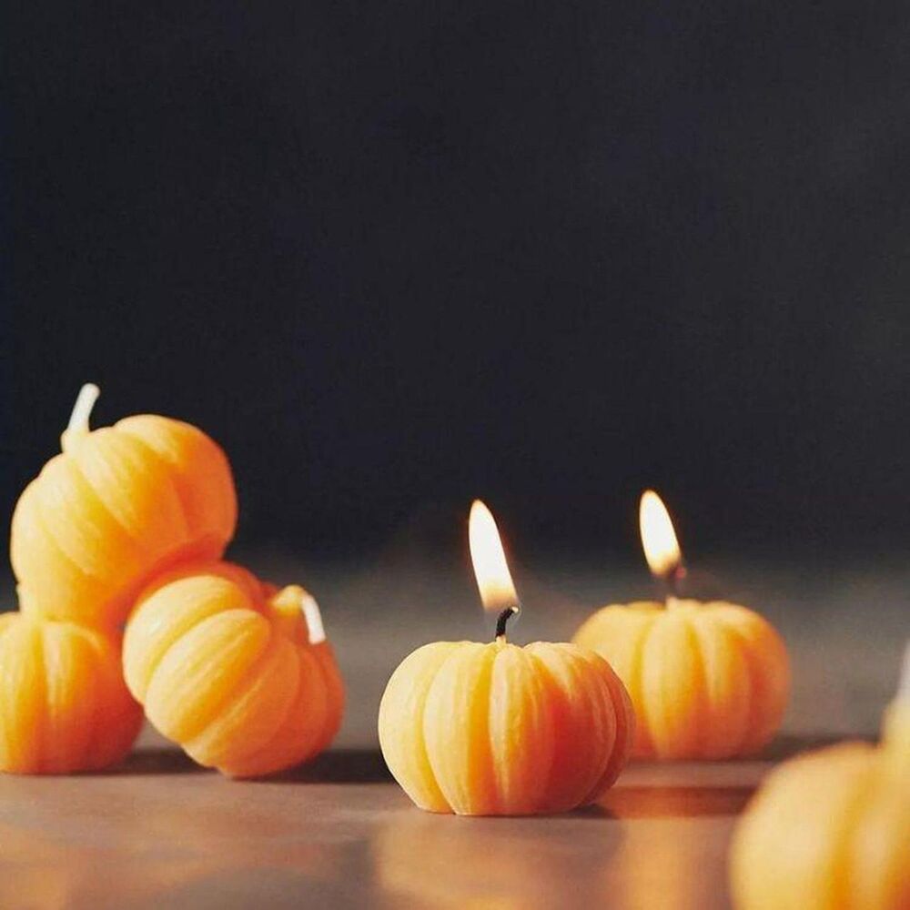 NIB Anthropologie Mini Pumpkin Votive Candles - Set of 6
